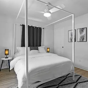 Zebra House - Close 2 Tampabay Has To Offer Apartment